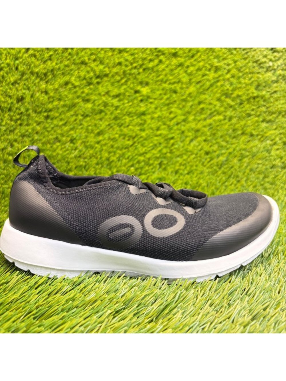 OOFOS OOmg Sport LS Womens Size 6 Black White Walking Recovery Shoes Sneakers